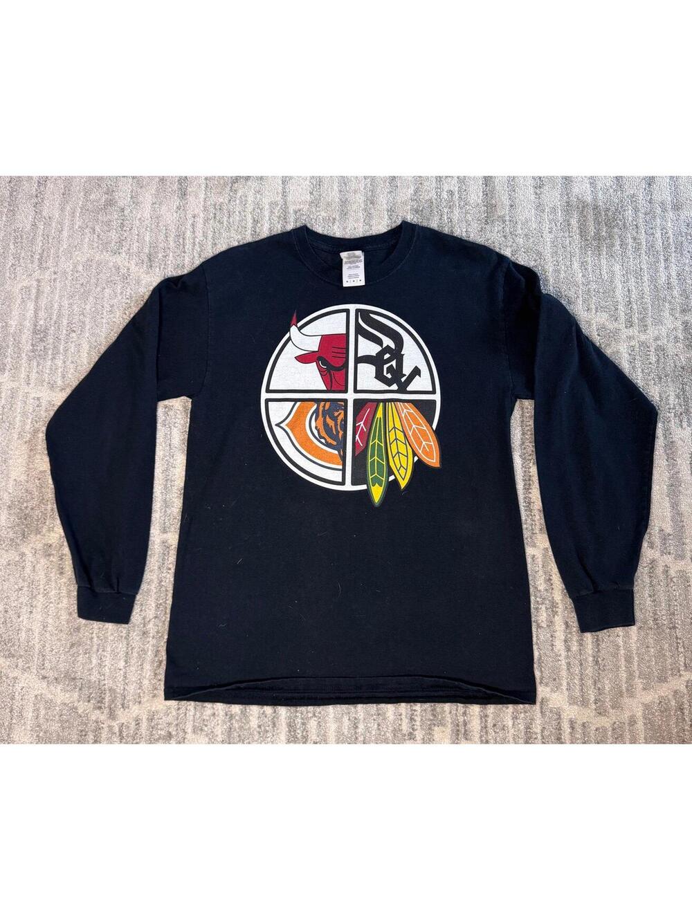 Men’s Gildan Chicago Teams Shirt Size Medium